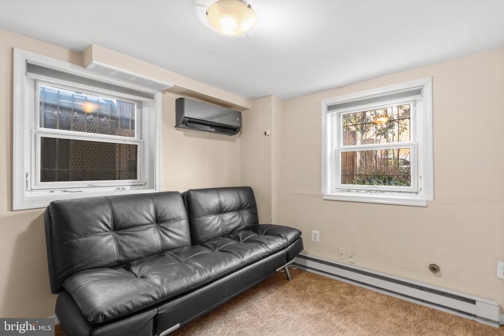 226 4th St NE