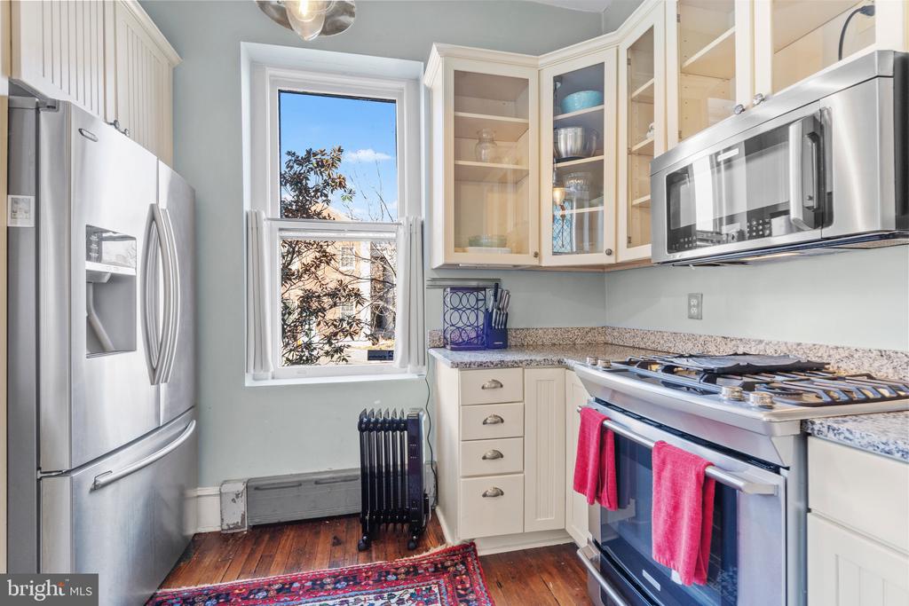 226 4th St NE