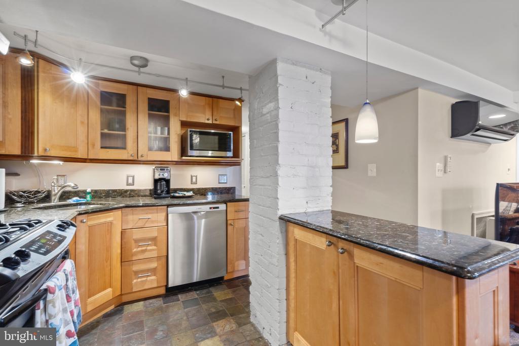 226 4th St NE