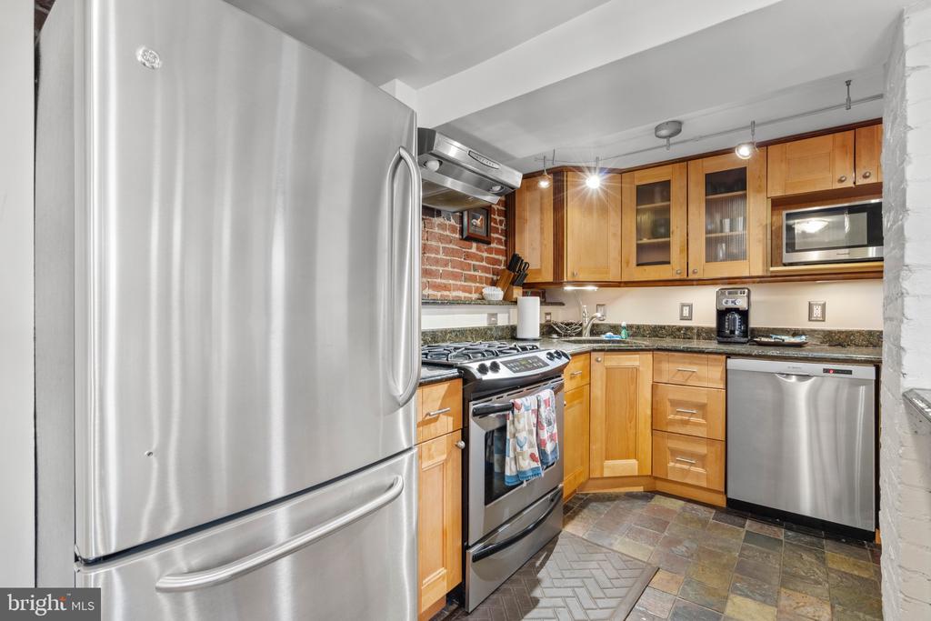 226 4th St NE