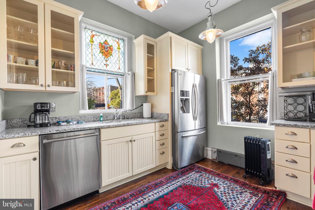 226 4th St NE