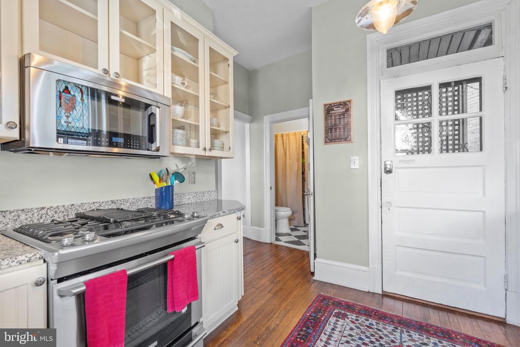226 4th St NE