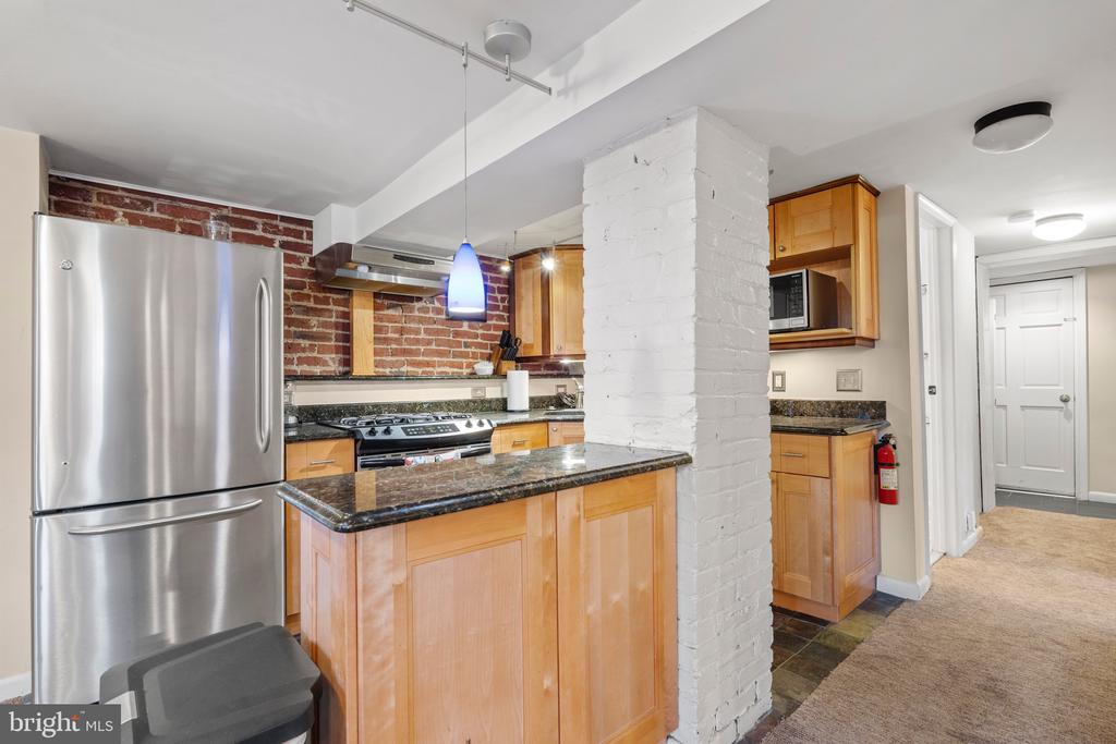 226 4th St NE