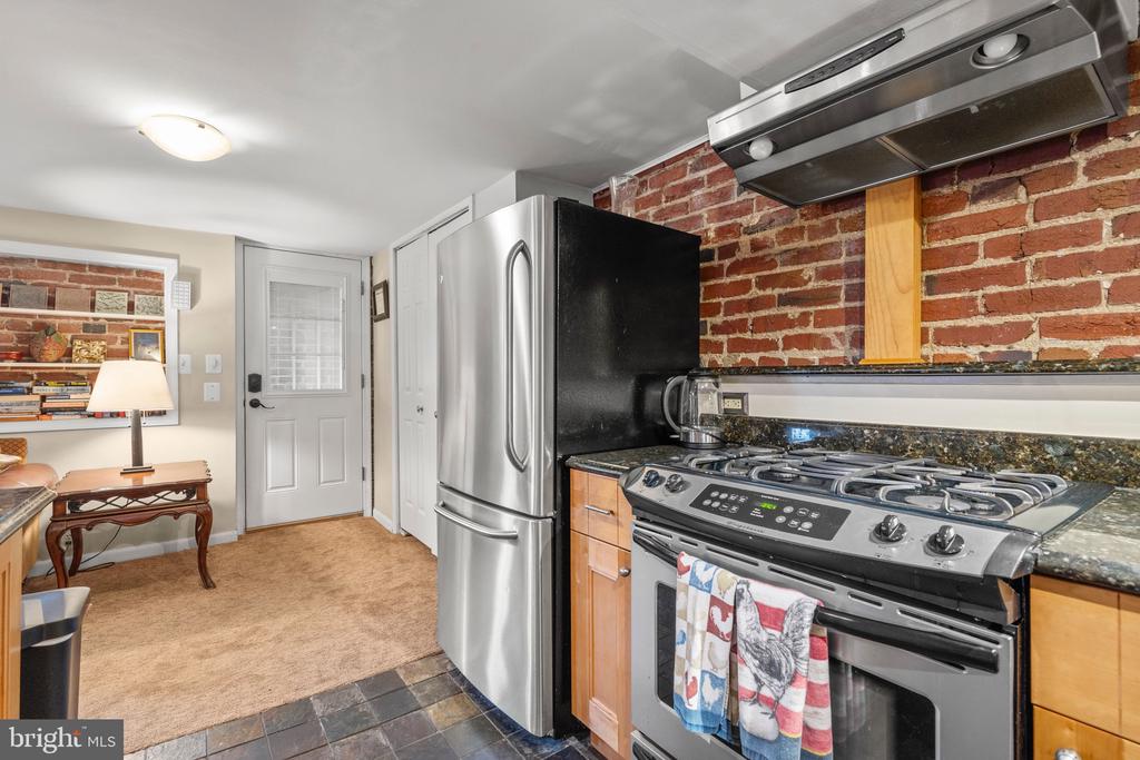 226 4th St NE