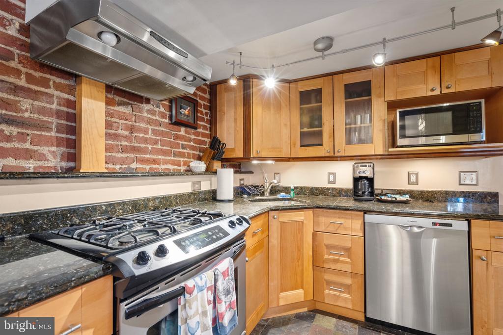 226 4th St NE