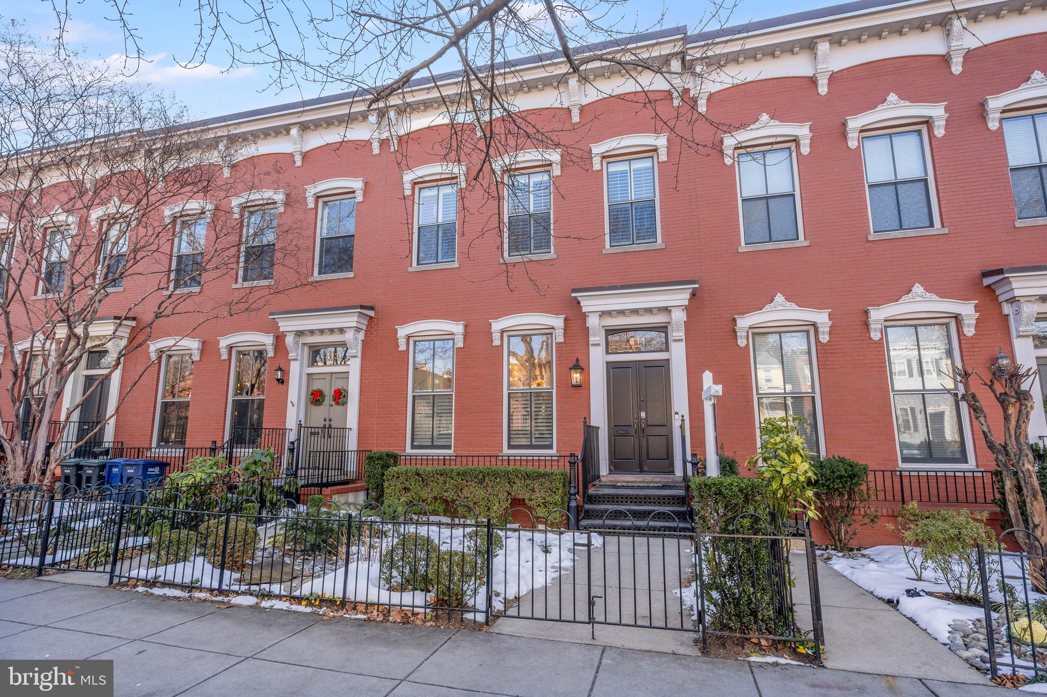 411 G St SE