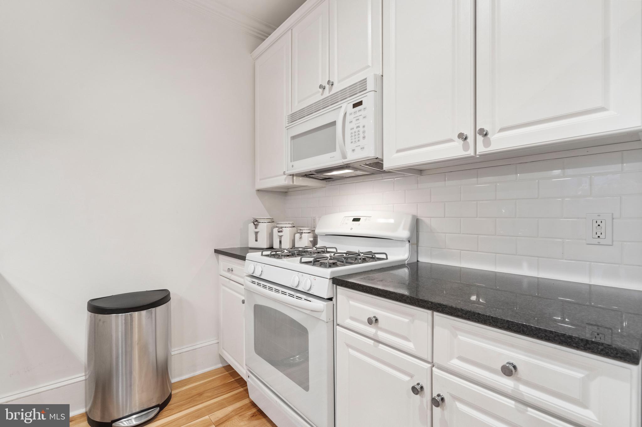 411 G St SE