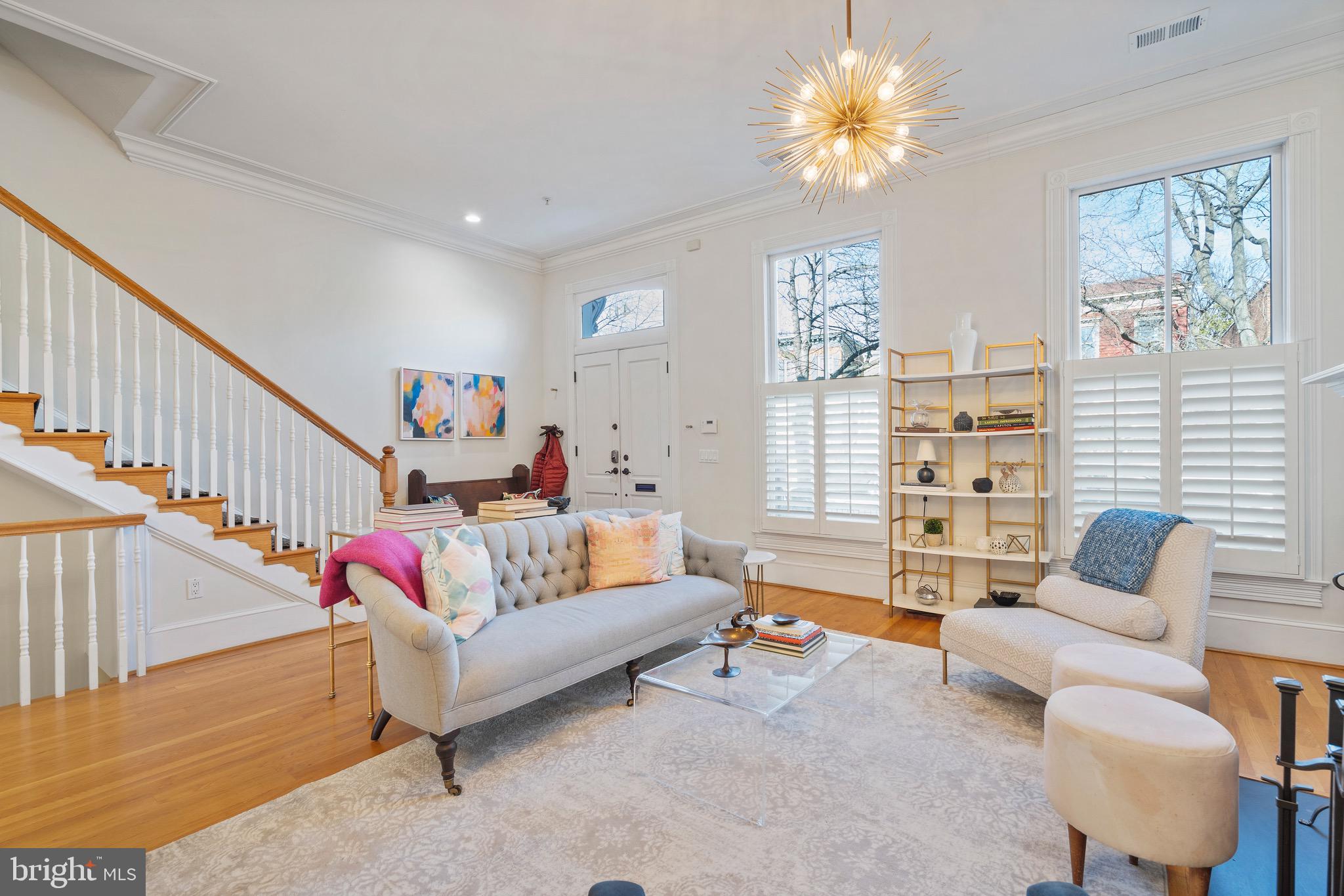 411 G St SE