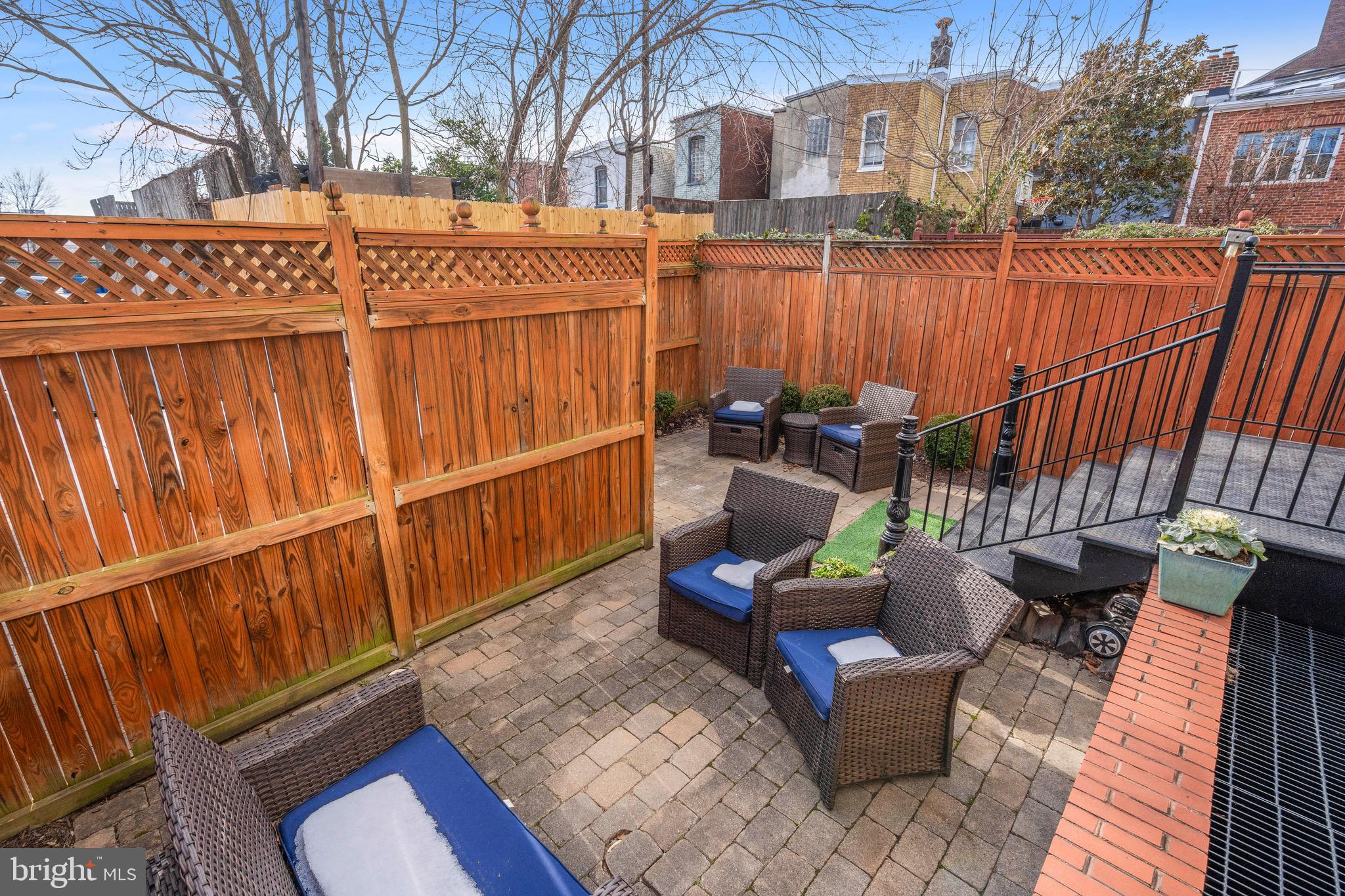 411 G St SE