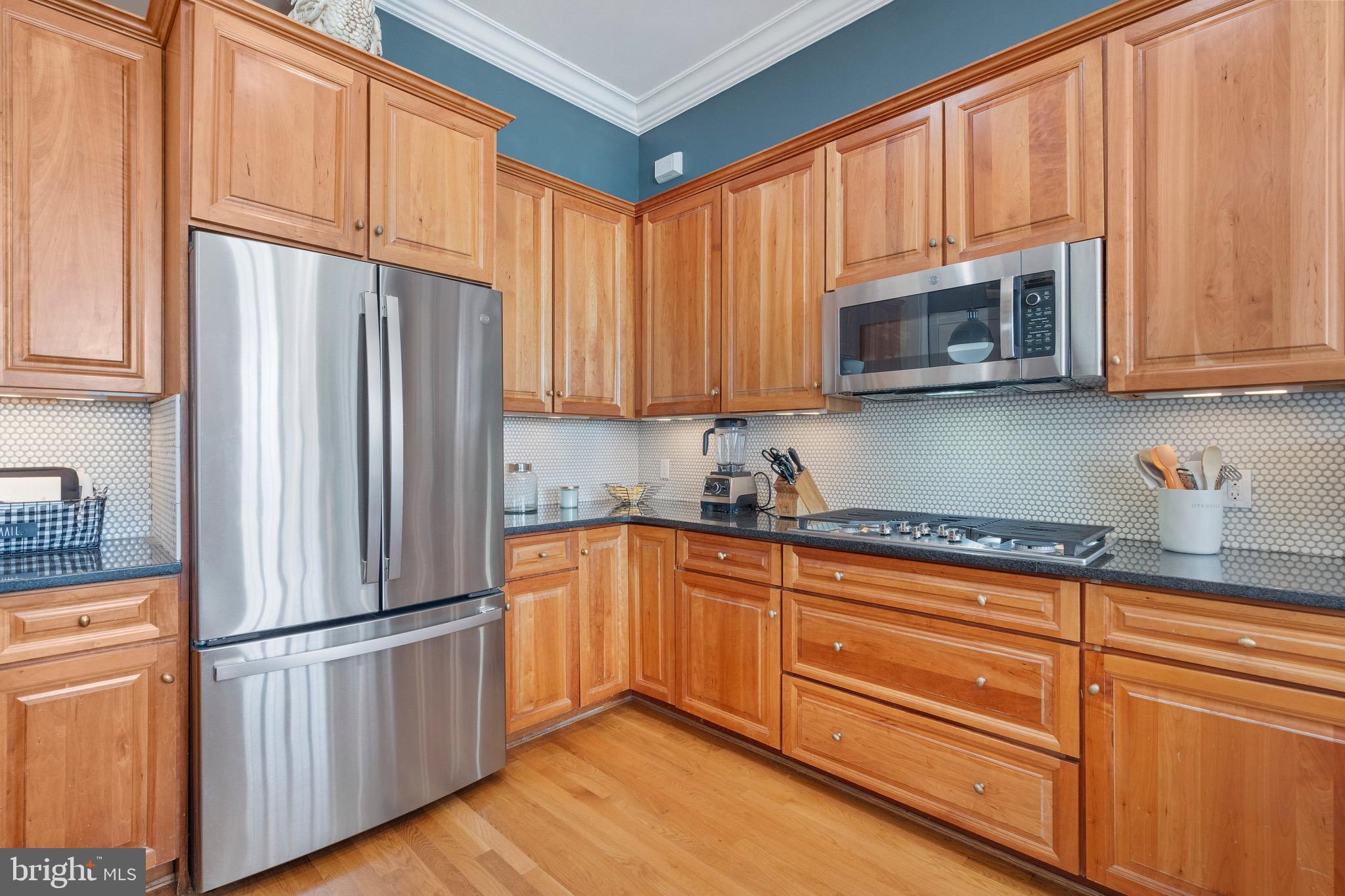 411 G St SE