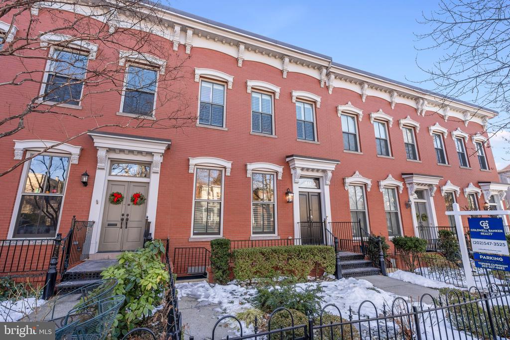 411 G St SE