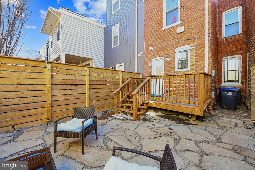 1704 A St SE