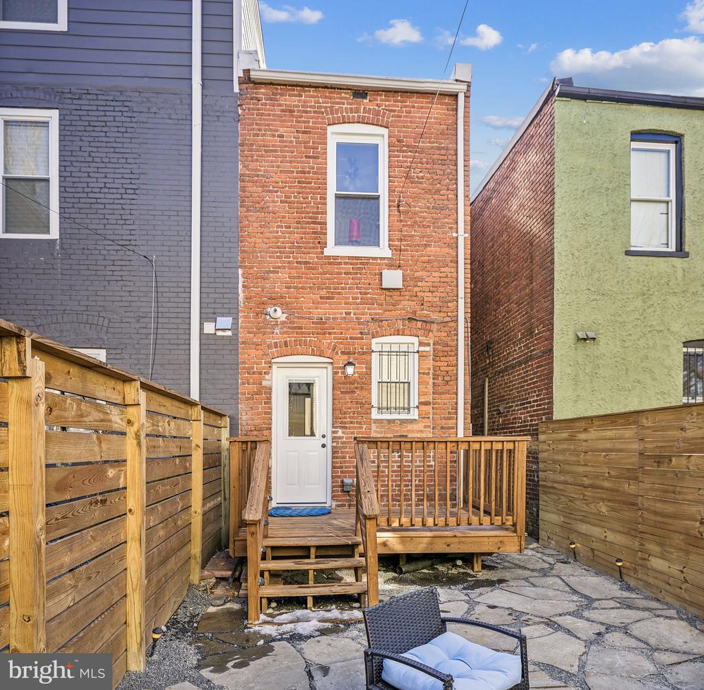 1704 A St SE