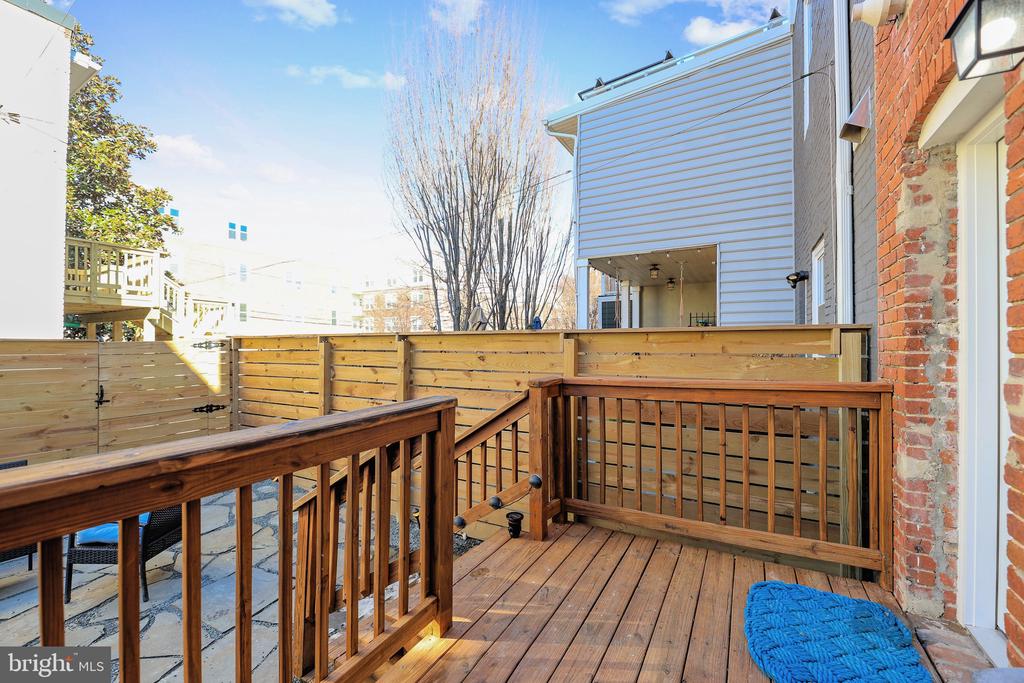 1704 A St SE