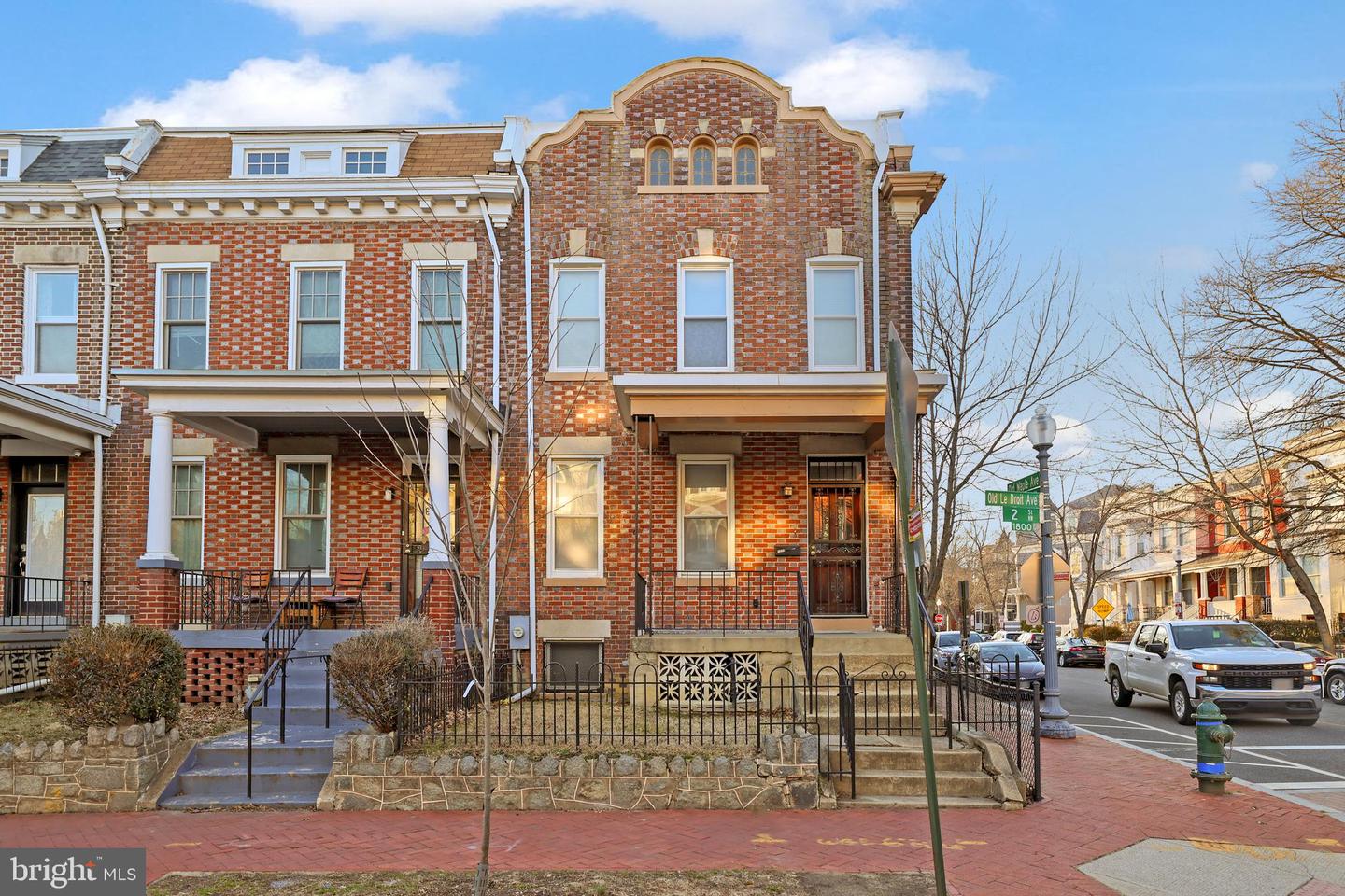 1854 2nd St NW
