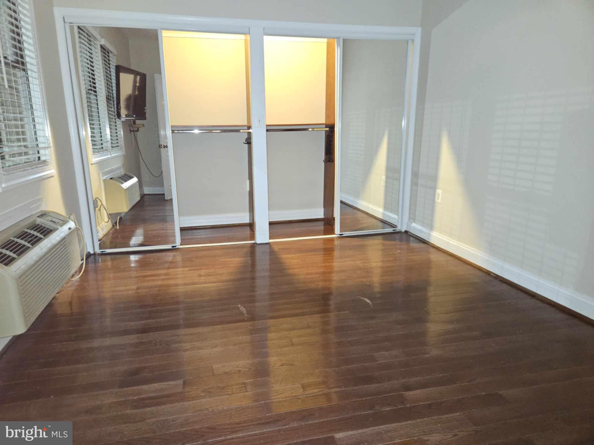 315 EVARTS ST NE #109