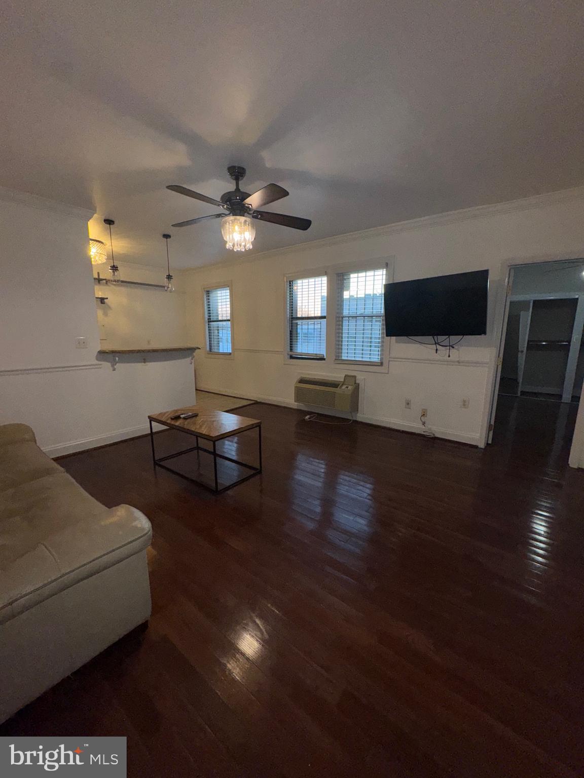 315 EVARTS ST NE #109