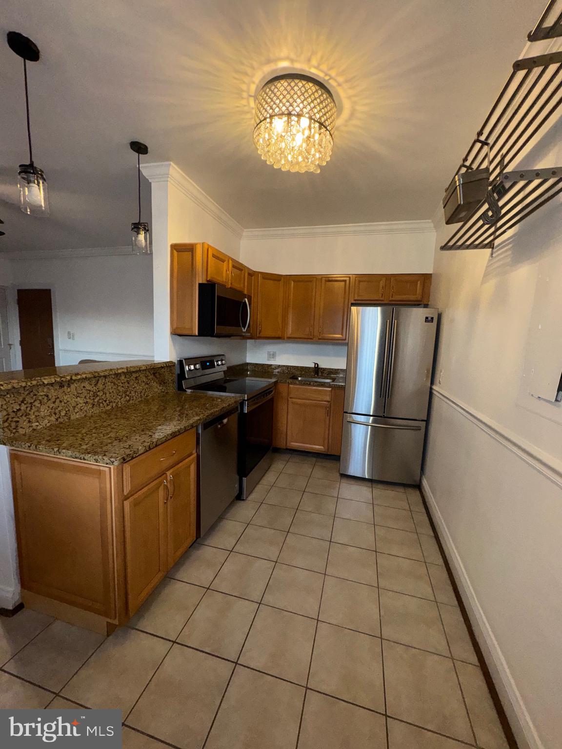 315 EVARTS ST NE #109