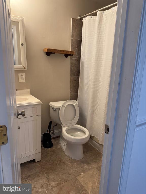 315 EVARTS ST NE #109
