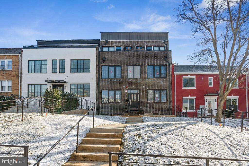 1933 2ND ST NE #2