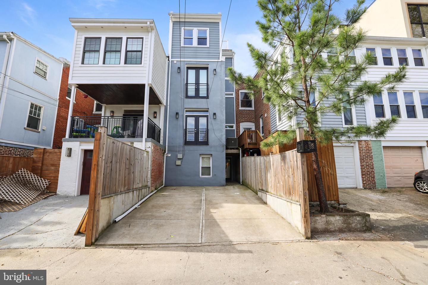 1423 MERIDIAN PL NW #1