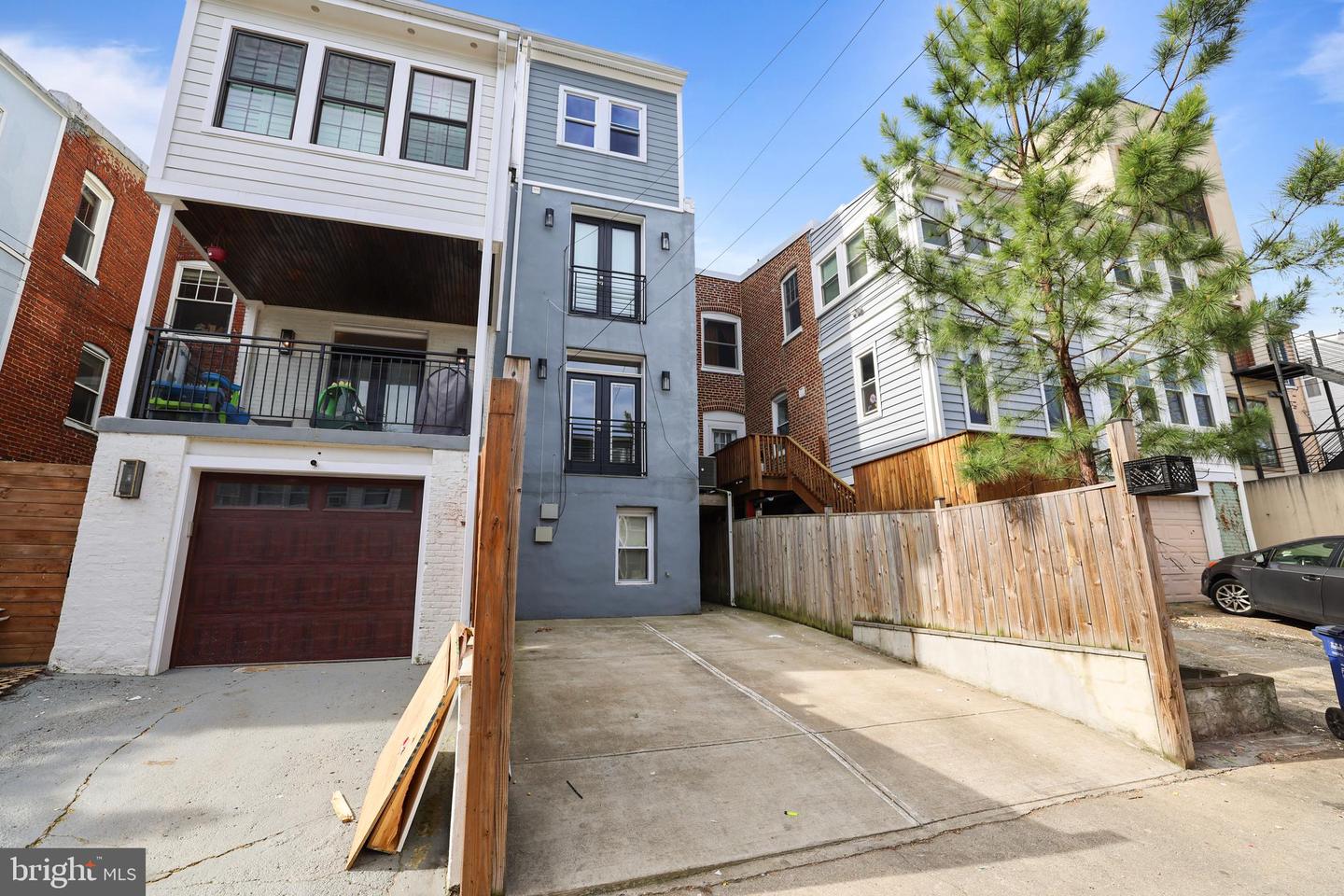 1423 MERIDIAN PL NW #1