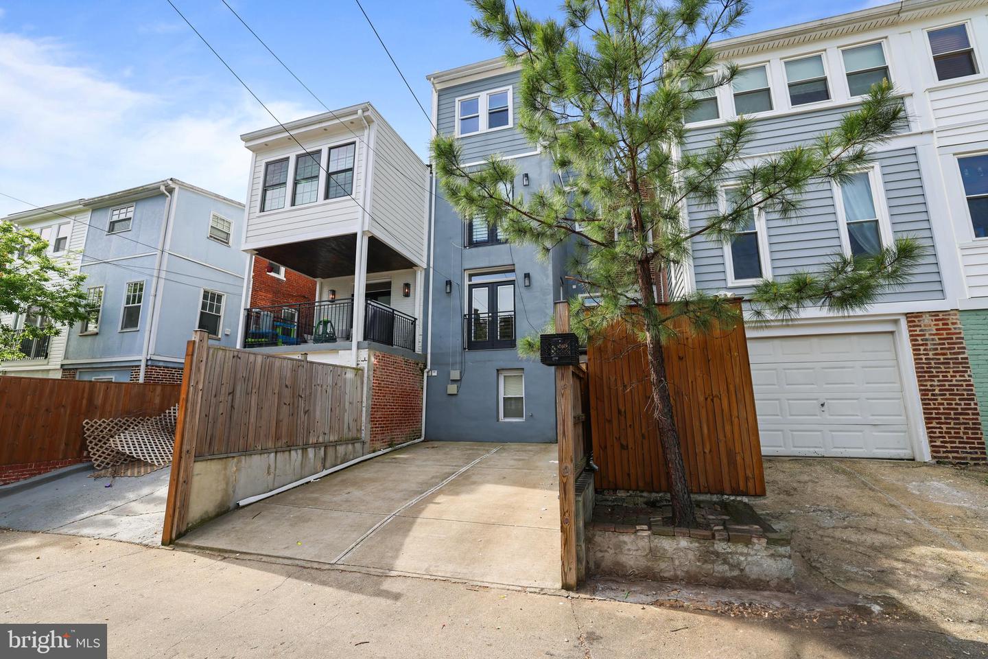 1423 MERIDIAN PL NW #1