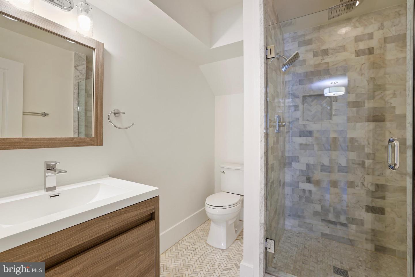 1423 MERIDIAN PL NW #1