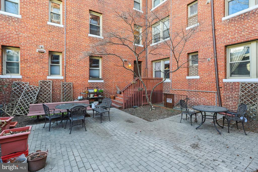 18 9th St NE #207