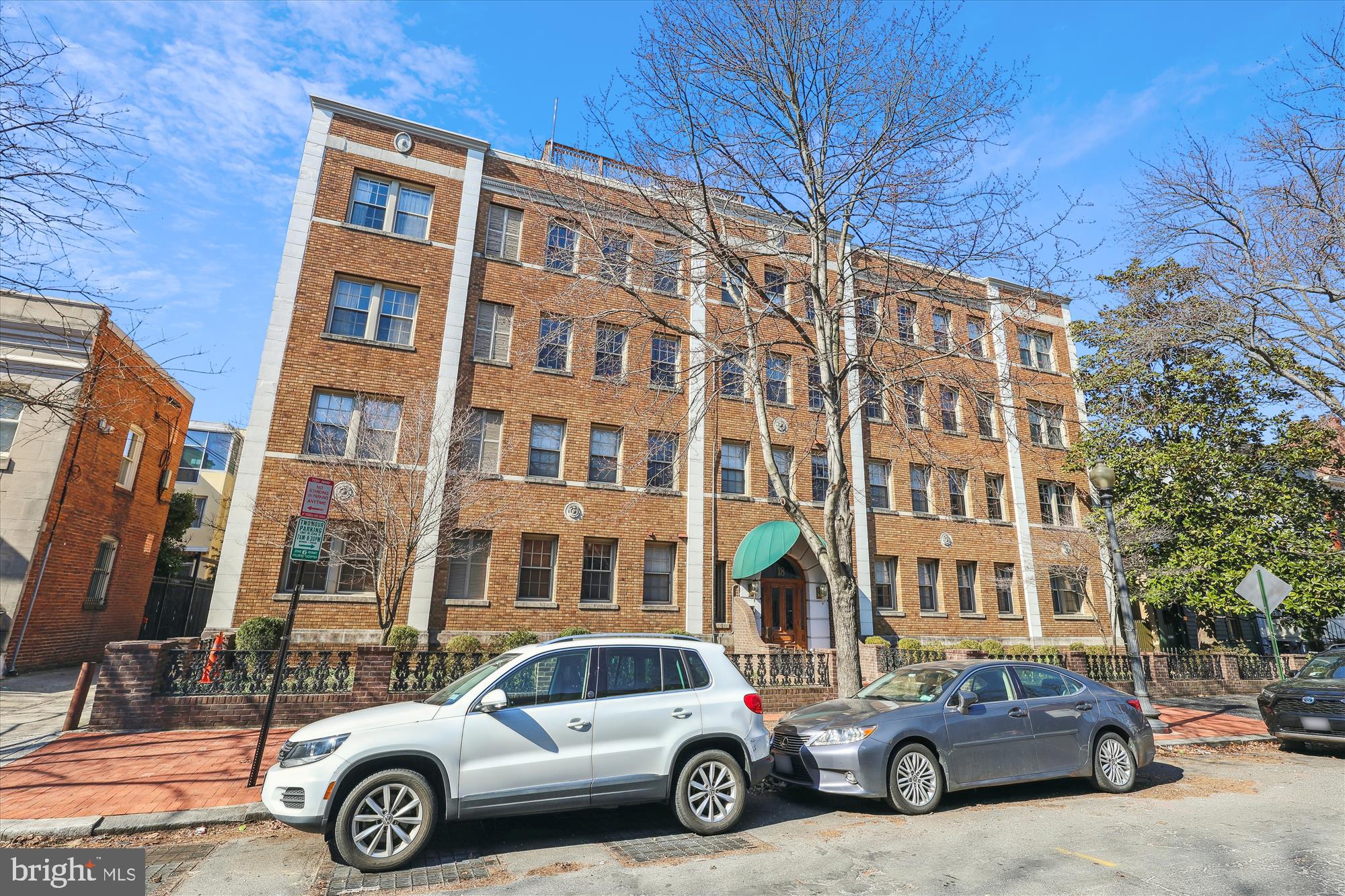 18 9th St NE #207