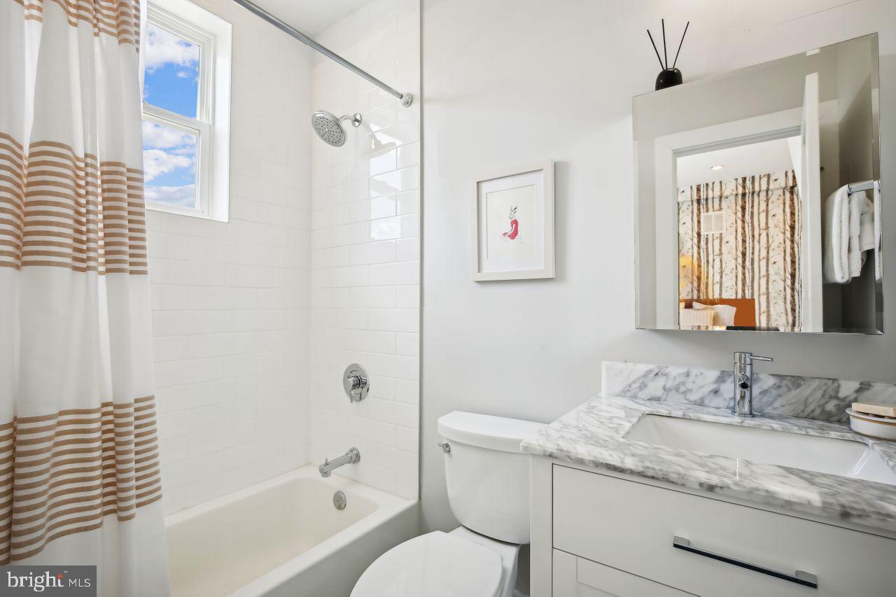 3912 NW 8th St NW #Ph-2