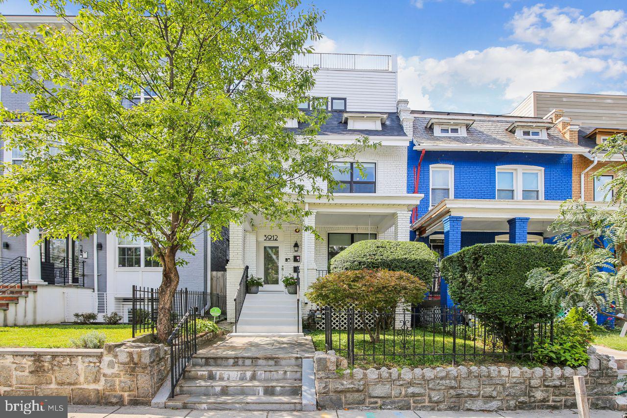 3912 NW 8th St NW #Ph-2