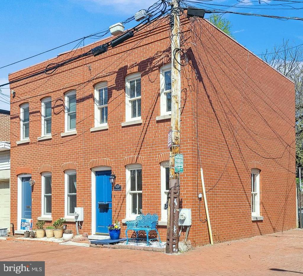 630 Browns Ct SE
