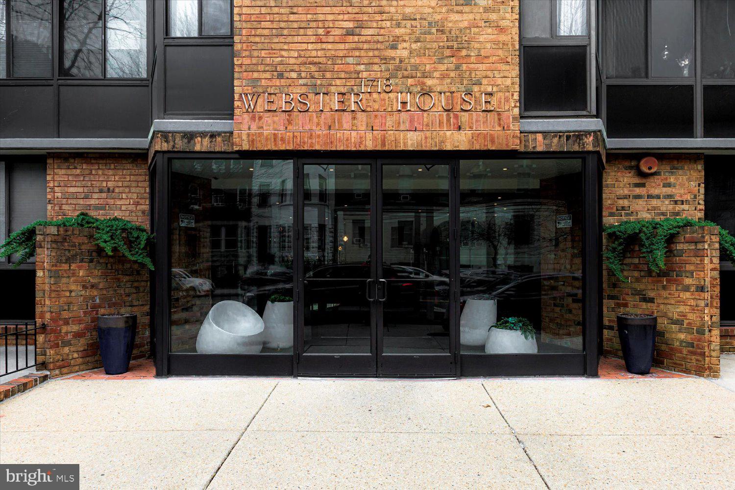1718 P St NW #411