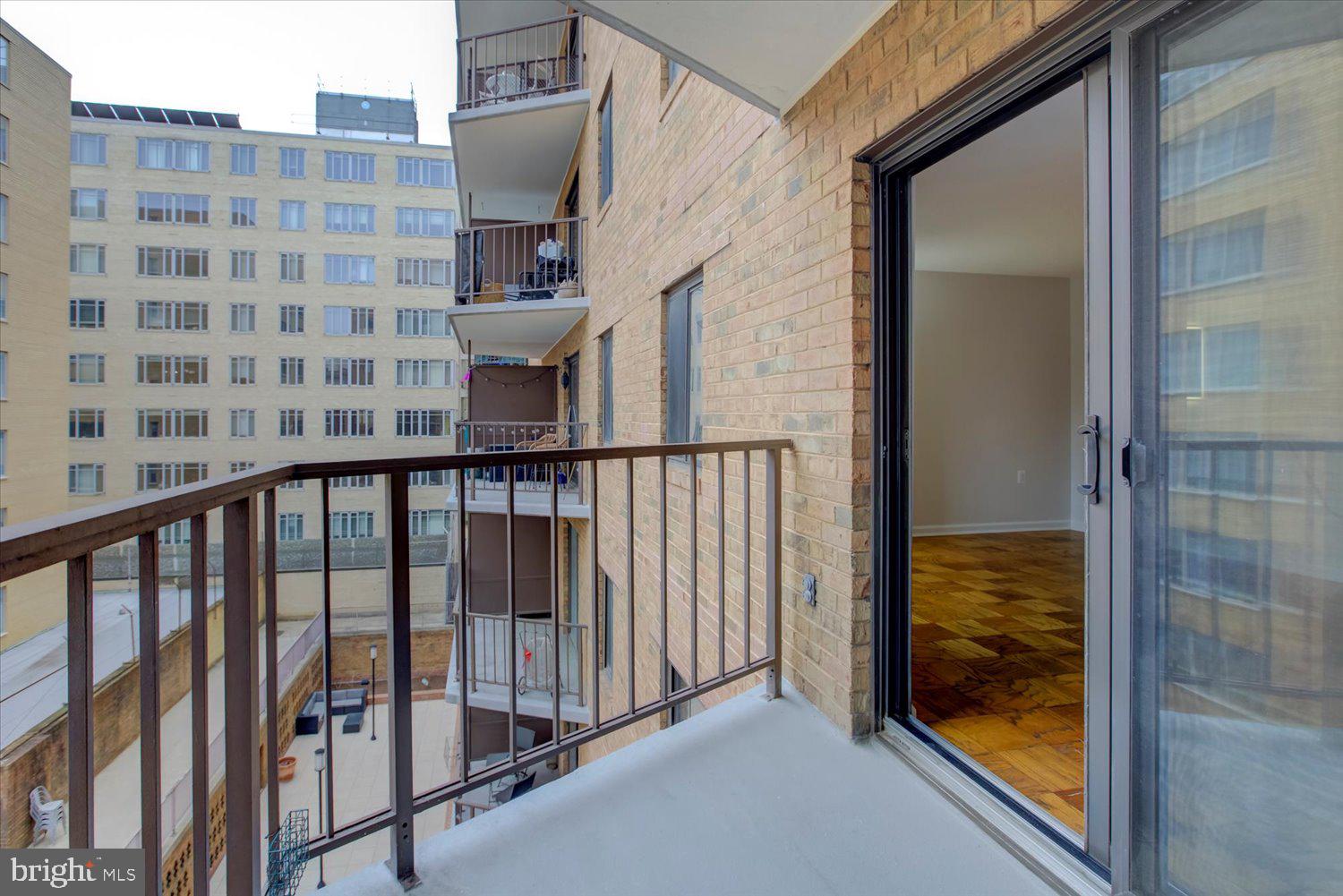 1718 P St NW #411