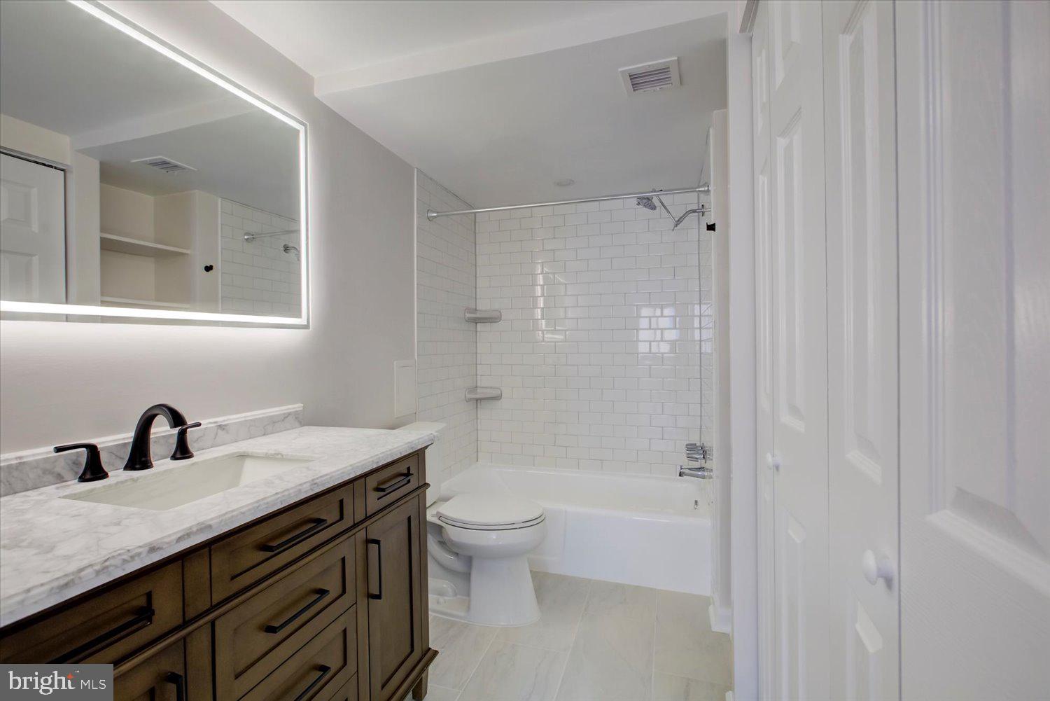 1718 P St NW #411