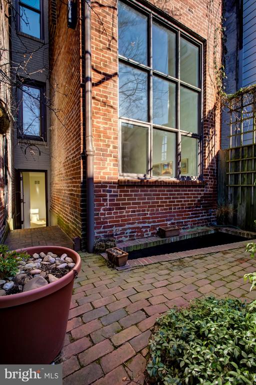 515 2nd St SE