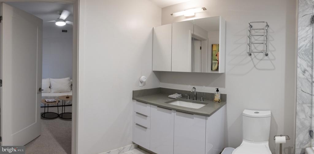 45 SUTTON SQ SW #1115