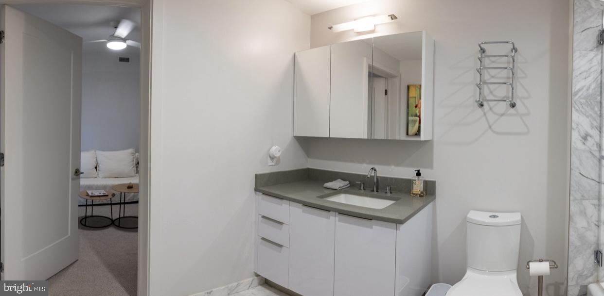 45 SUTTON SQ SW #1115