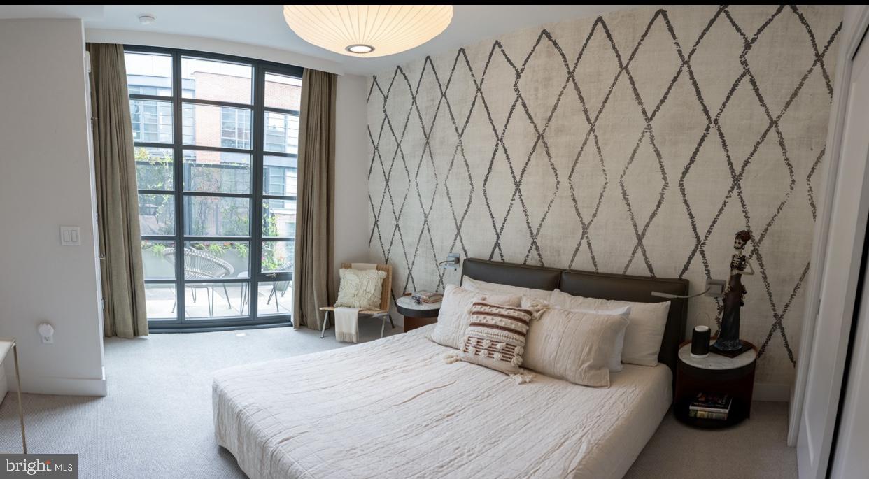 45 SUTTON SQ SW #1115