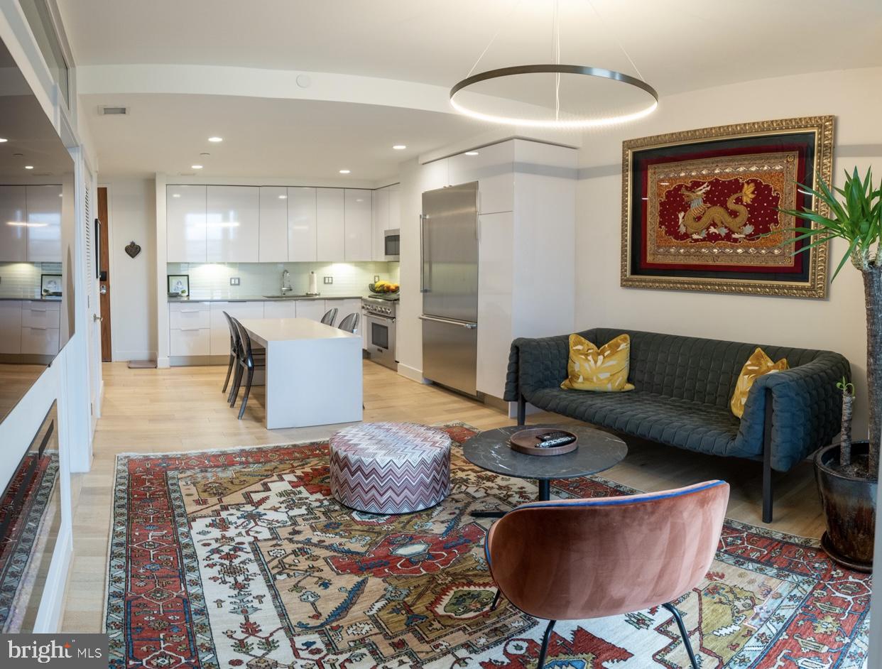 45 SUTTON SQ SW #1115