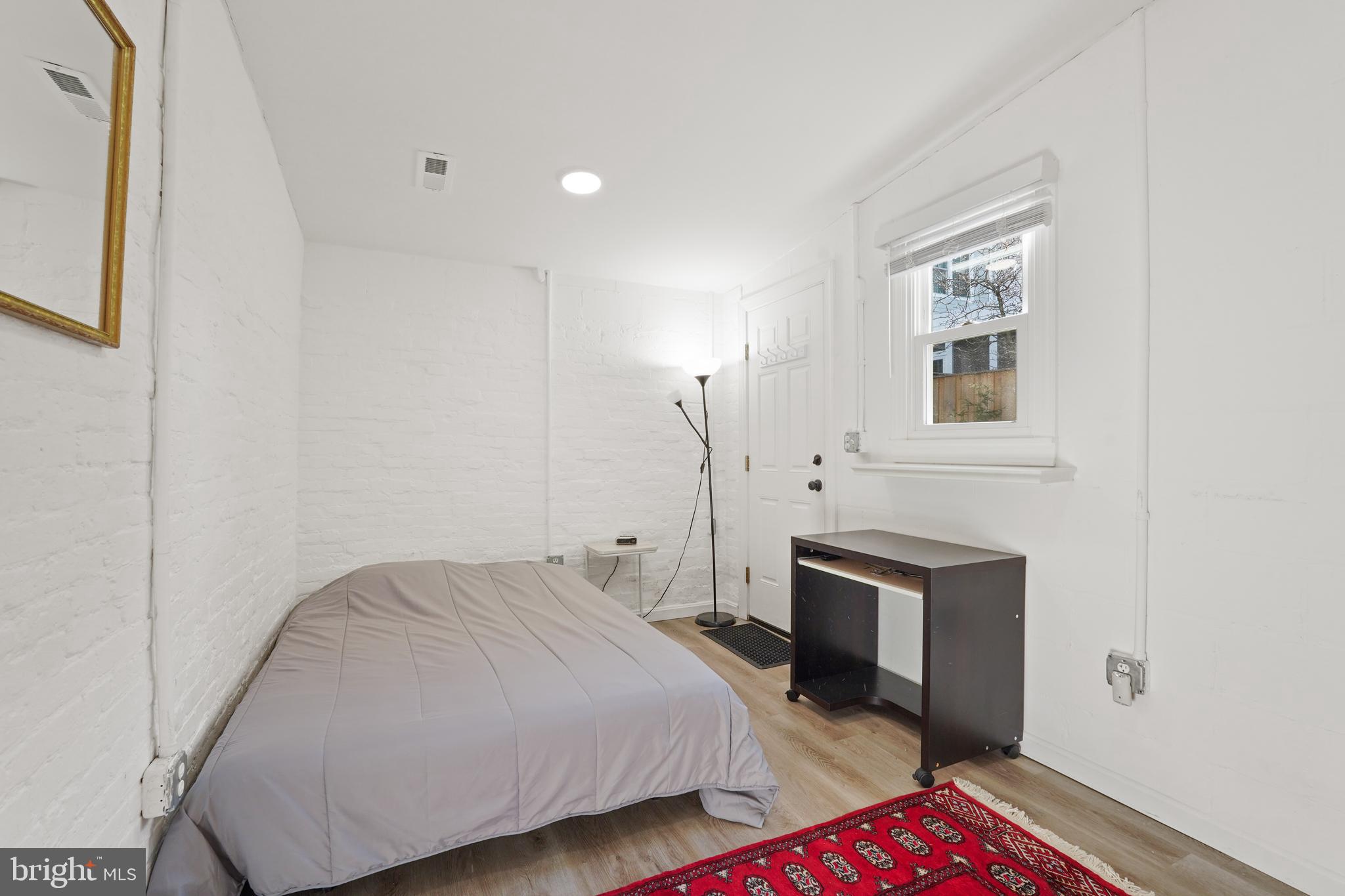 642 East Capitol St NE