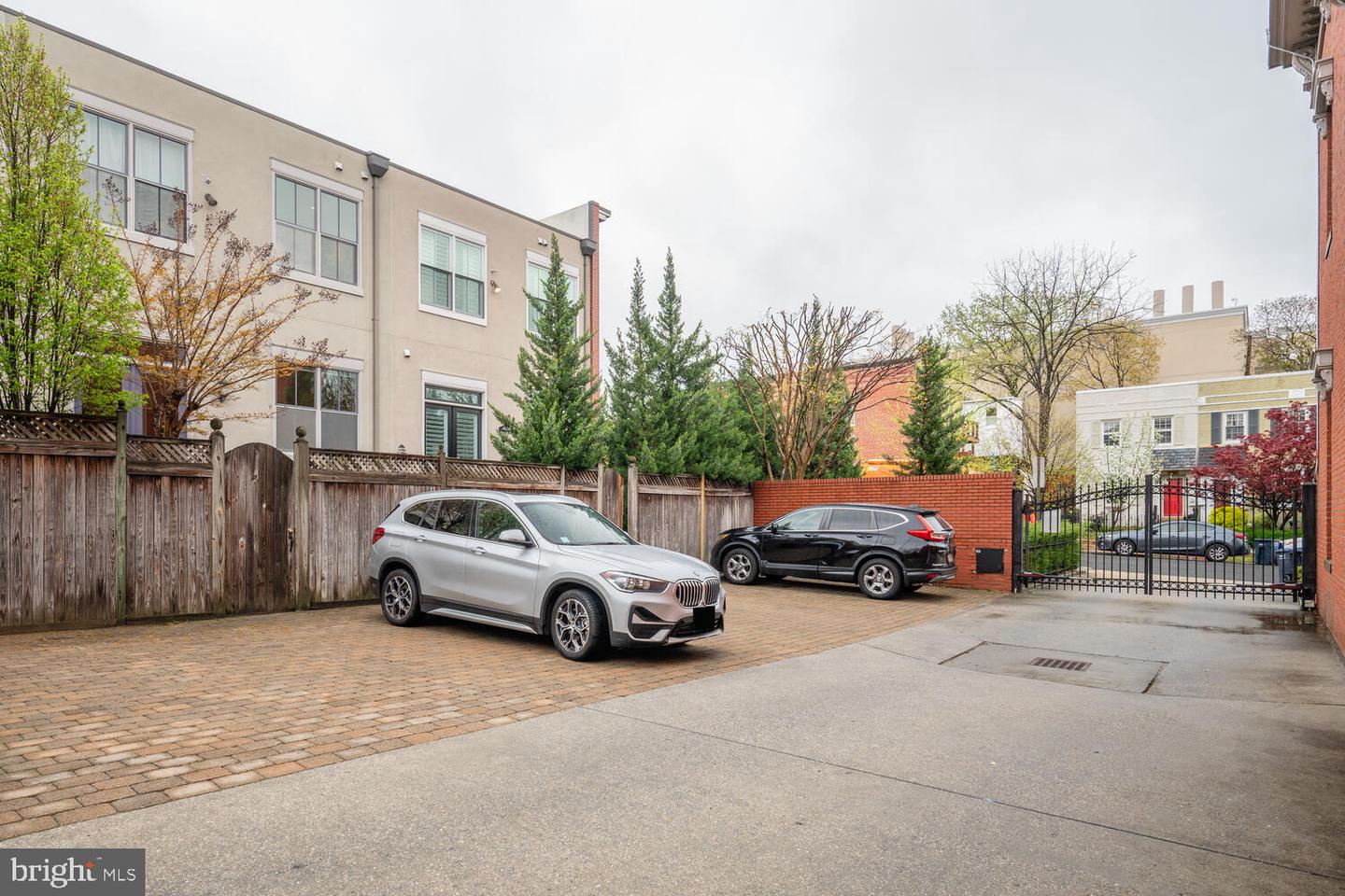 417-G SE G St SE