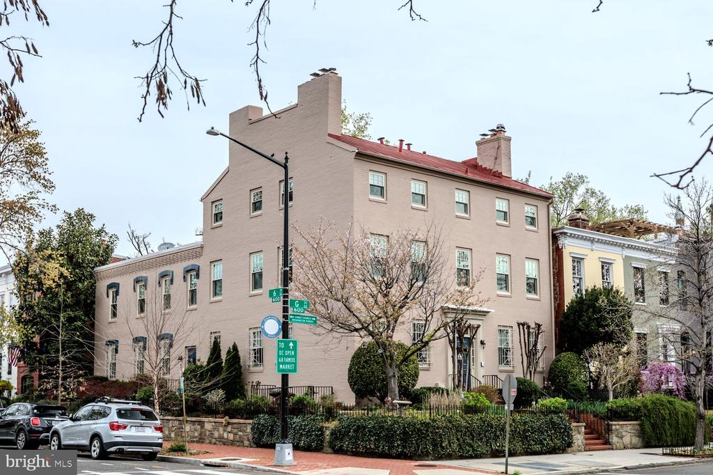 600 G St SE