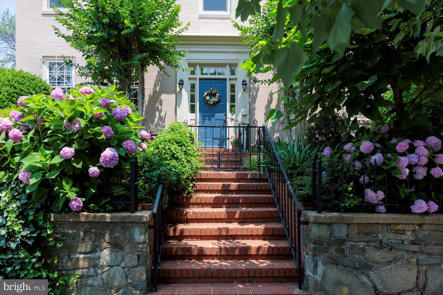 600 G St SE