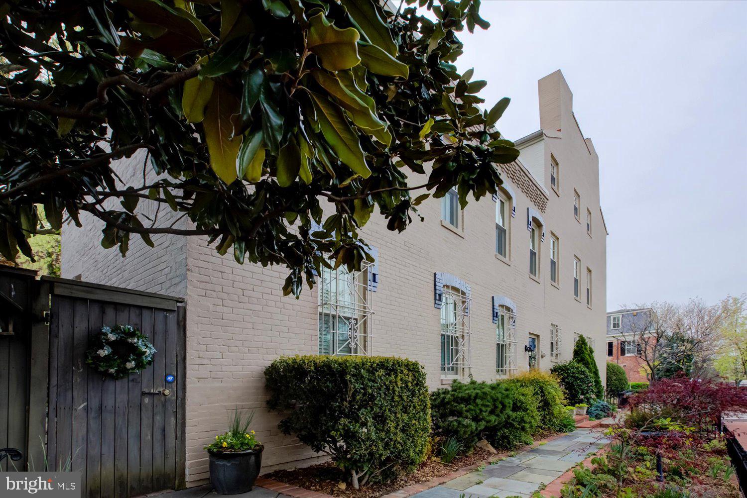 600 G St SE