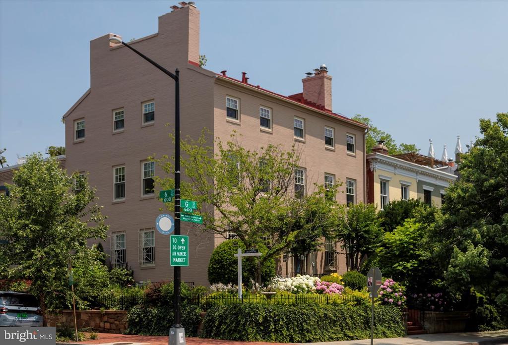 600 G St SE
