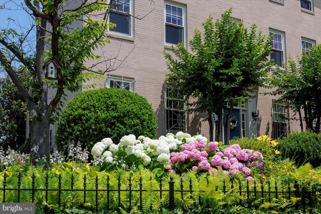 600 G St SE