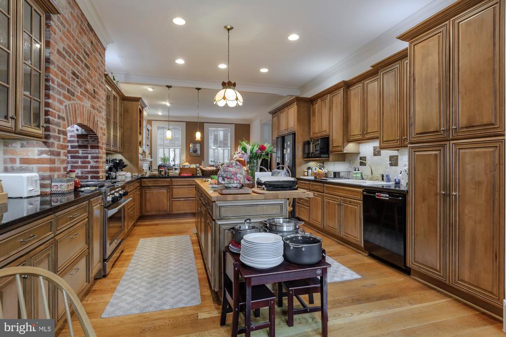 600 G St SE