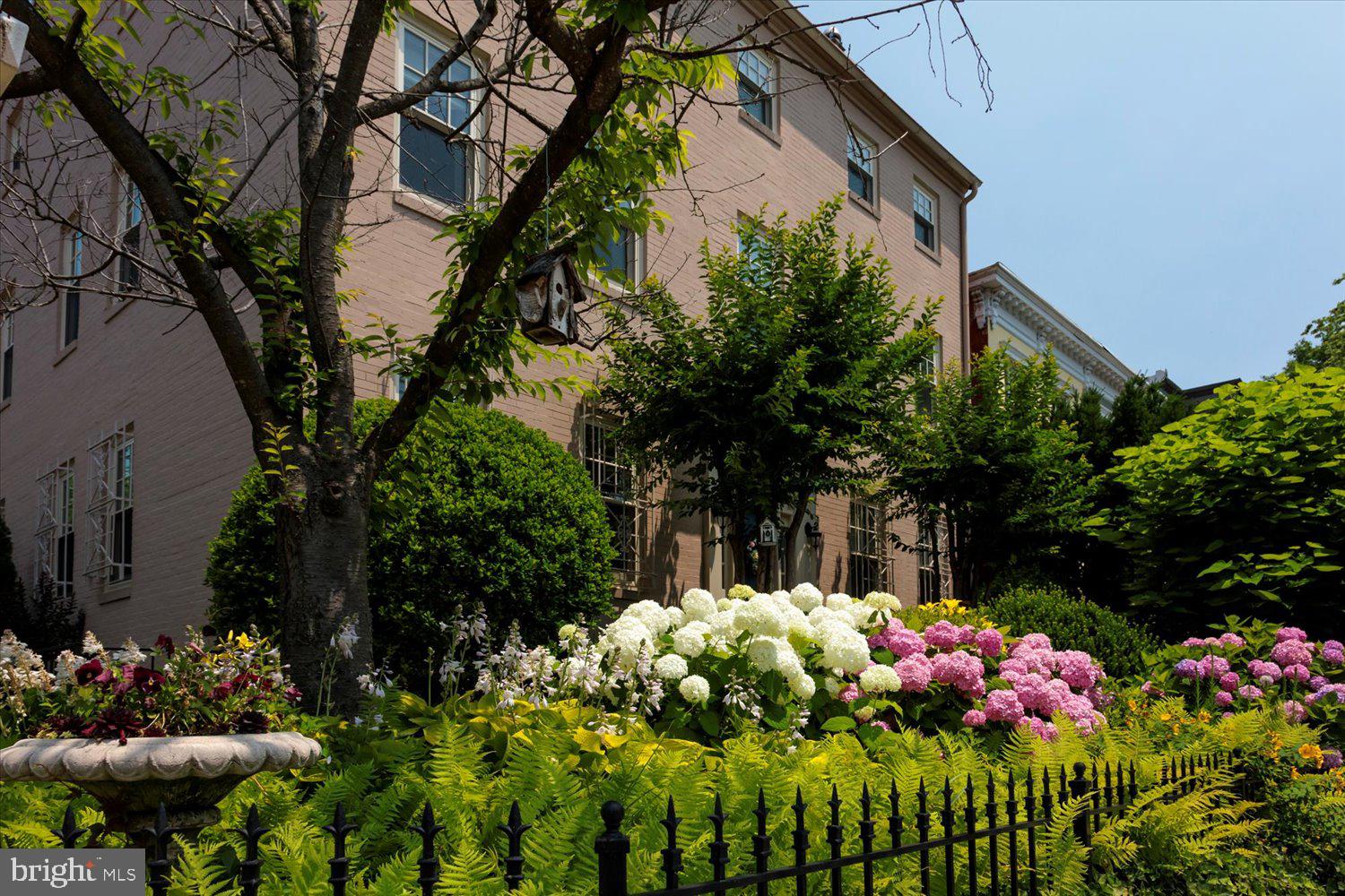 600 G St SE